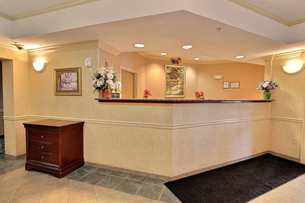 Crestwood Suites Of Newport News Ngoại thất bức ảnh