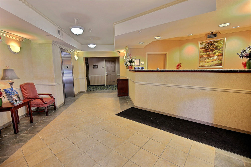 Crestwood Suites Of Newport News Ngoại thất bức ảnh