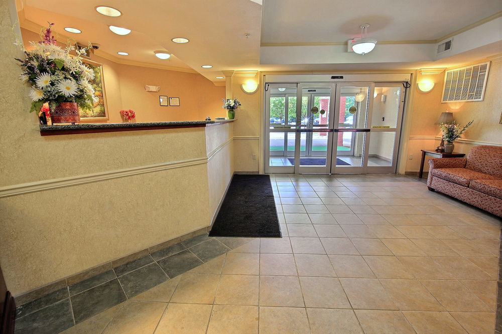 Crestwood Suites Of Newport News Ngoại thất bức ảnh