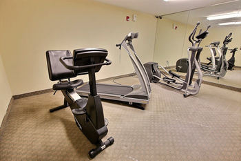 Crestwood Suites Of Newport News Ngoại thất bức ảnh