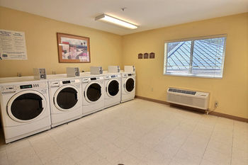 Crestwood Suites Of Newport News Ngoại thất bức ảnh